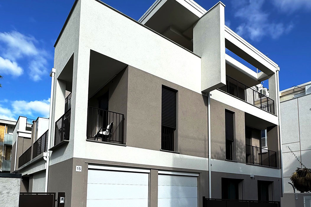 Rivestimento facciata esterna moderna e isolamento termico - Lavori eseguiti